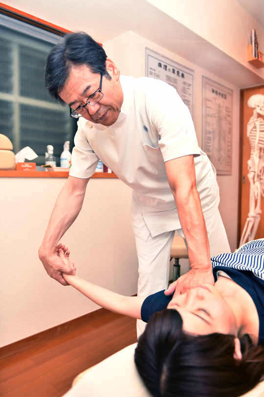 背骨のゆがみや筋肉の調整する
